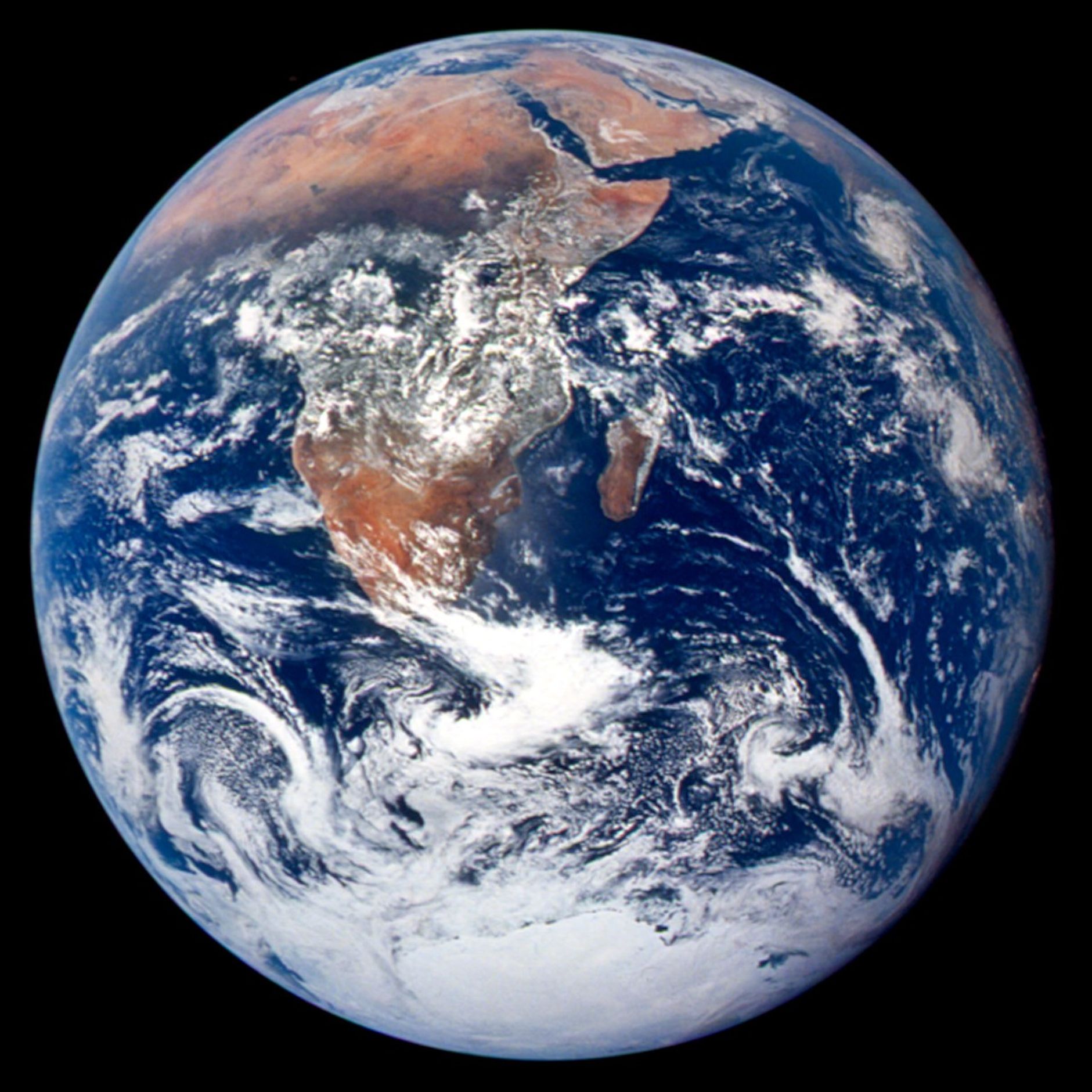 AS17-148-22727: full-disc photograph of Earth taken 7 December 1972 during the translunar coast of Apollo 17. Credit: NASA / Apollo 17 crew.