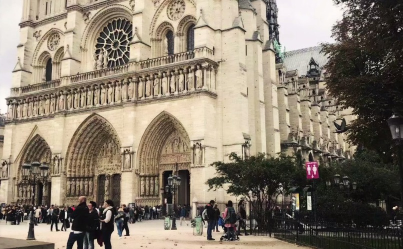 Photograph of Notre-Dame de Paris