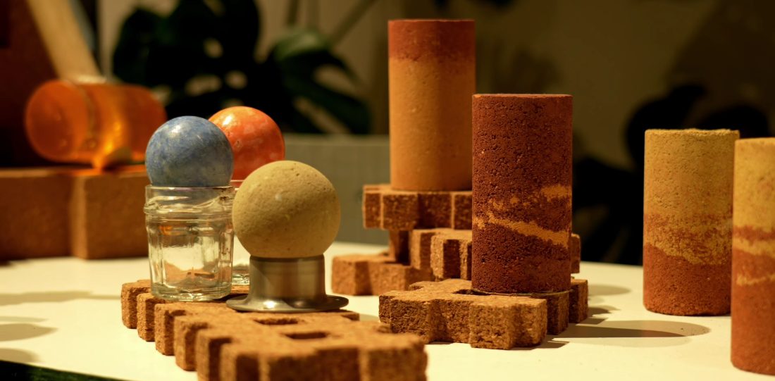 Cork and raw soil architecture